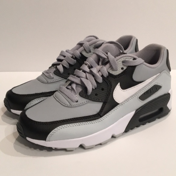 Boys Nike Air Max 90 GS Size 6 Wolf Grey/White - Picture 3 of 6